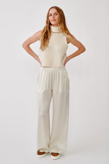 SAIGE CROPPED CASHMERE TURTLENECK | GARDENIA
