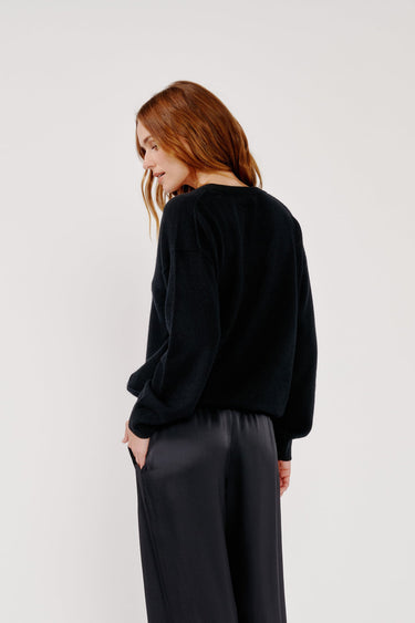 KINSLEY RELAXED V-NK in black