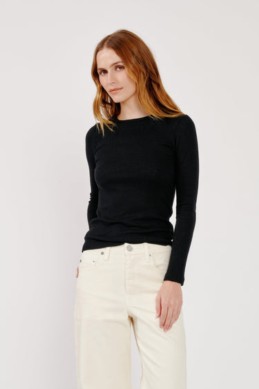 QUINCY LS FITTED CREWNECK TEE in black
