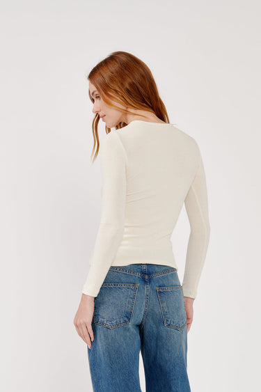 QUINCY LS FITTED CREWNECK TEE in gardenia