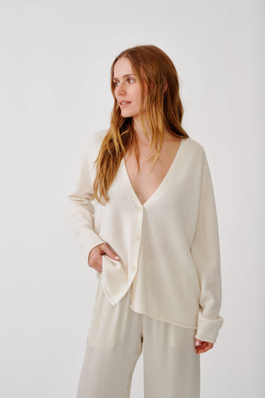 SAMSON RELAXED SADDLE RAGLAN CASHMERE CARDIGAN | GARDENIA