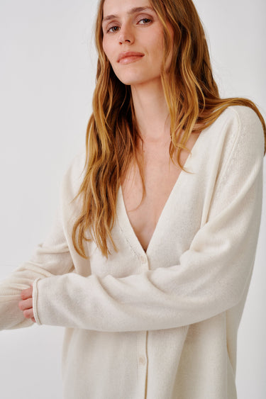 SAMSON RELAXED SADDLE RAGLAN CASHMERE CARDIGAN | GARDENIA