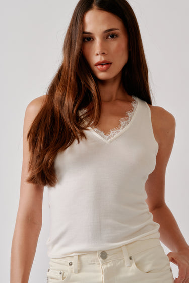 ADDYSON V-NECK LAYERING TANK WITH LACE | GARDENIA