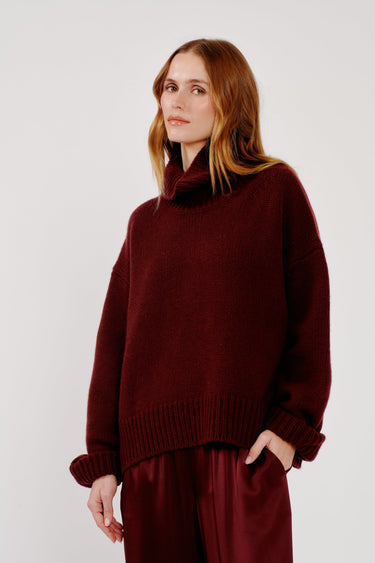 SCARLETT SLOUCHY MOCK NECK SWEATER  in cabernet