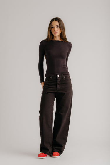 QUINCY LS FITTED CREWNECK TEE | OAK TREE