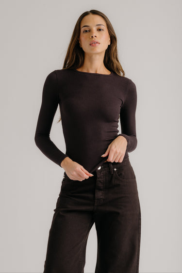 QUINCY LS FITTED CREWNECK TEE | OAK TREE