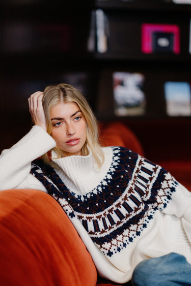 SCOTTIE SLOUCHY FAIR ISLE CASHMERE MOCK NECK | GARDENIA NAVY FAIRISLE