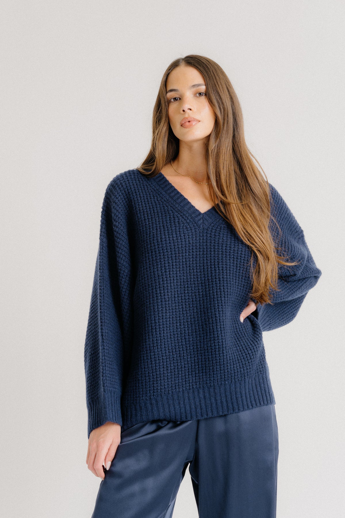 LINDEN SLOUCHY V-NECK RIBBED CASHMERE SWEATER | MIDNIGHT NAVY – SABLYN