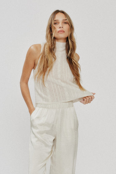 SALVIA SLEEVELESS LW CASHMERE CABLE TURTLENECK in gardenia
