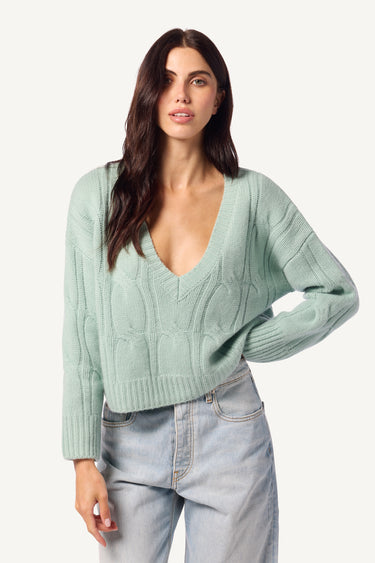 KOA CASHMERE CABLE KNIT V-NECK SWEATER | SEAFOAM