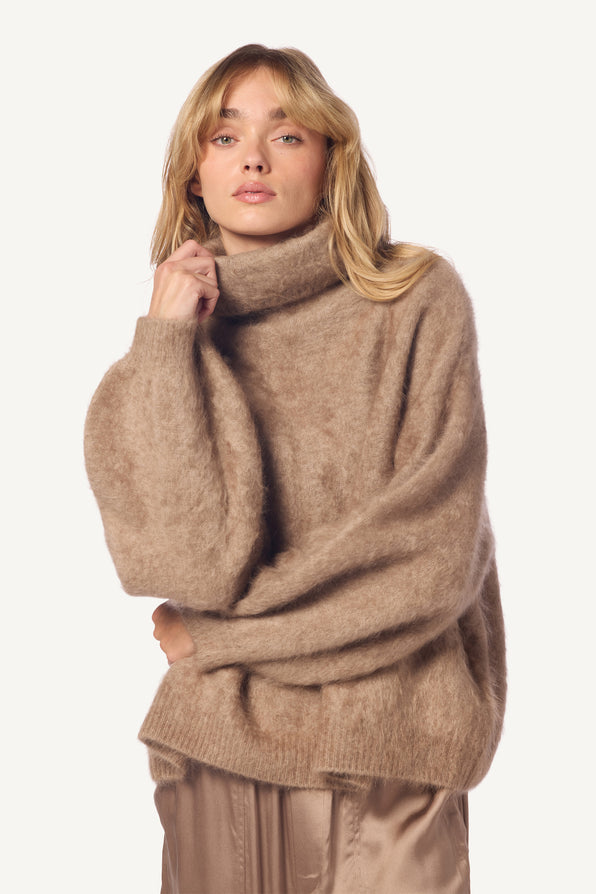 ASHER SLOUCHY BRUSHED CASHMERE  TURTLENECK  | ECO GRAVEL