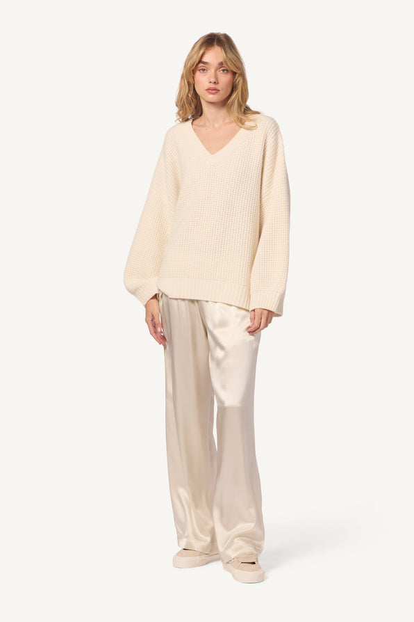 LINDEN SLOUCHY V-NECK RIBBED CASHMERE SWEATER | GARDENIA